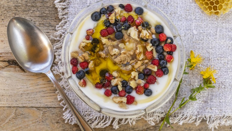 Organic beekeeping Blamauer, &copy; Theo Kust