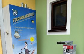 Elektromos t&ouml;ltő&aacute;llom&aacute;s, &copy; Gemeinde R&ouml;hrenbach