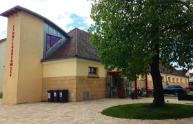 B&aacute;dogfigura vil&aacute;g Katzelsdorf, &copy; &copy; Wiener Alpen in N&Ouml; Tourismus GmbH, Foto: Sophie Weinberger