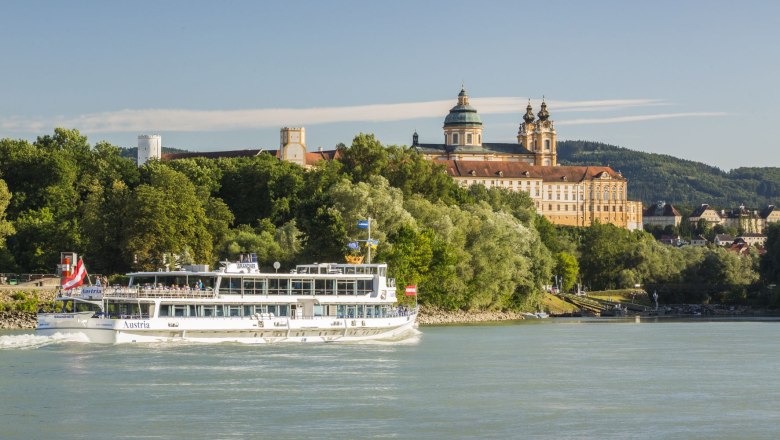 Melk Abbey with ship, &copy; N&Ouml;W/Michael Liebert