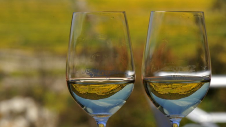 Wachau white wine in glasses, &copy; Petr Blaha