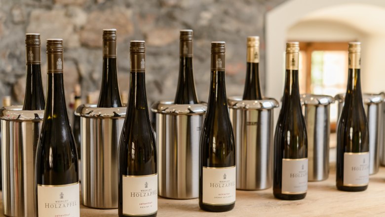 Wine assortment from the Holzapfel winery, &copy; Rita Newman