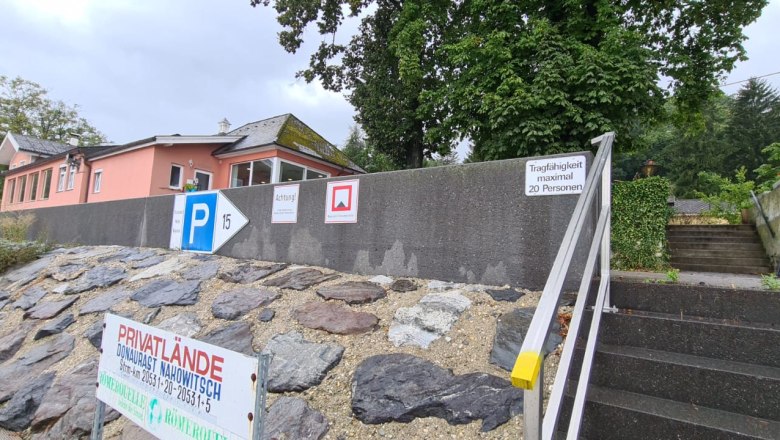 Guest jetty with staircase, &copy; Fischwirtshaus Landmotel "Die Donaurast"