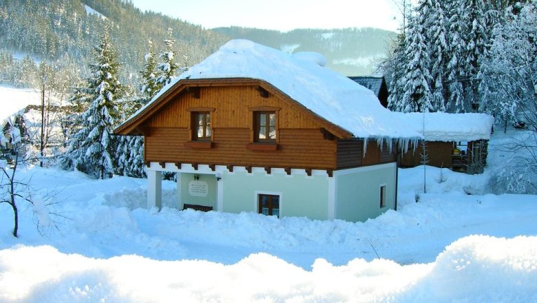 H&aacute;z kil&aacute;t&aacute;s t&eacute;len, &copy; Margarete Bachner