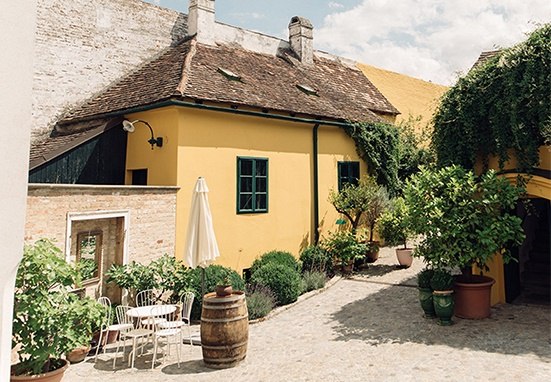 Southern flair at the winery, &copy; Weingut Ebner-Ebenauer