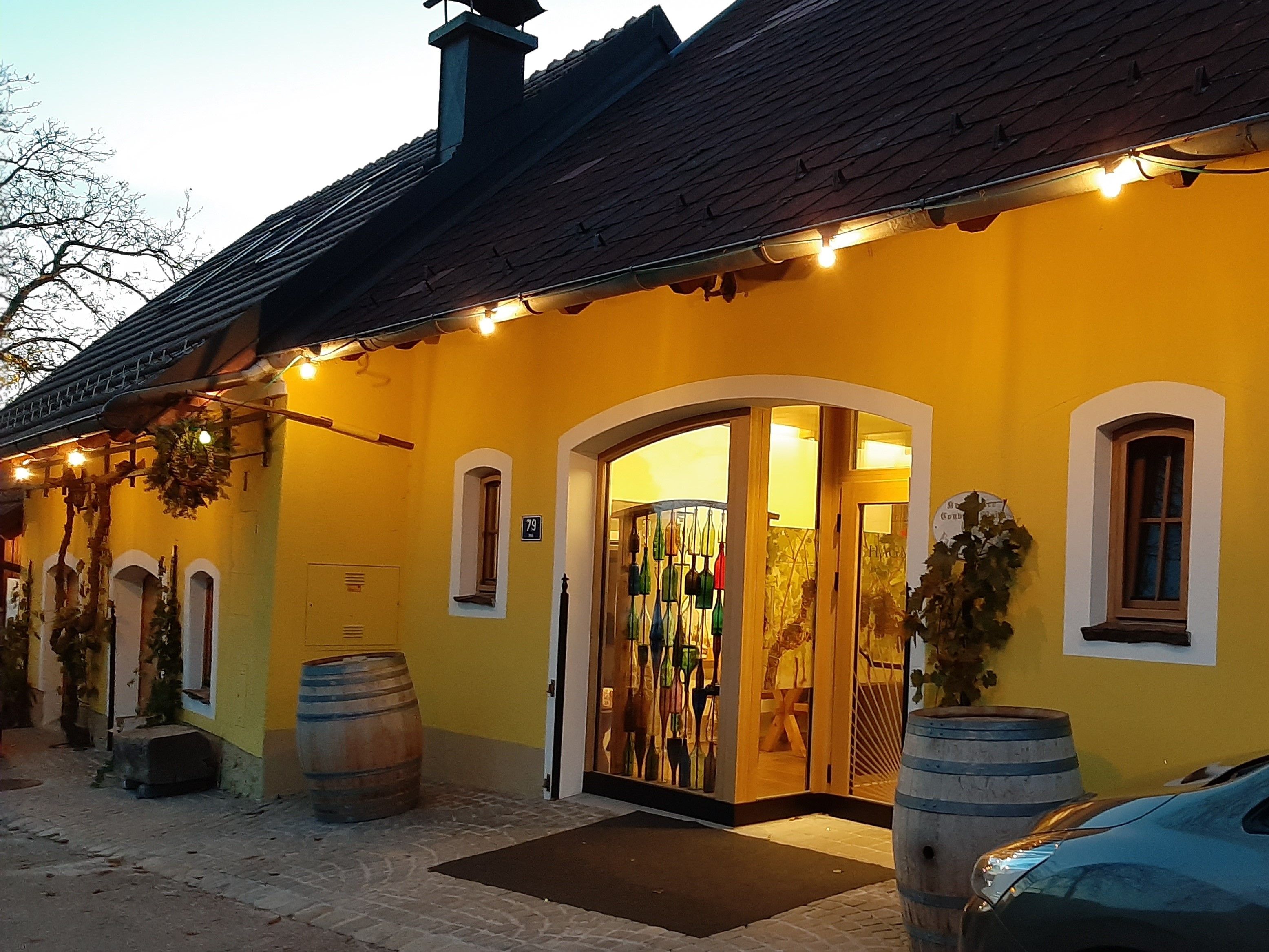 Heurigen-étterem_Hof zu Priel