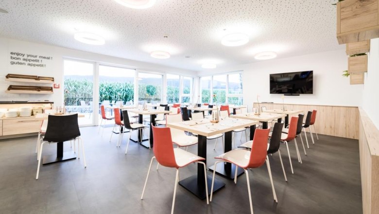 Breakfast room, &copy; HFM Photography