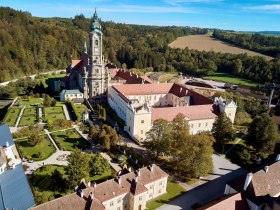 Zwettl ap&aacute;ts&aacute;g, &copy; Waldviertel Tourismus, lichtstark.com