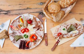 Heurigen snack, &copy; Donau N&Ouml;/Martina Siebenhandl