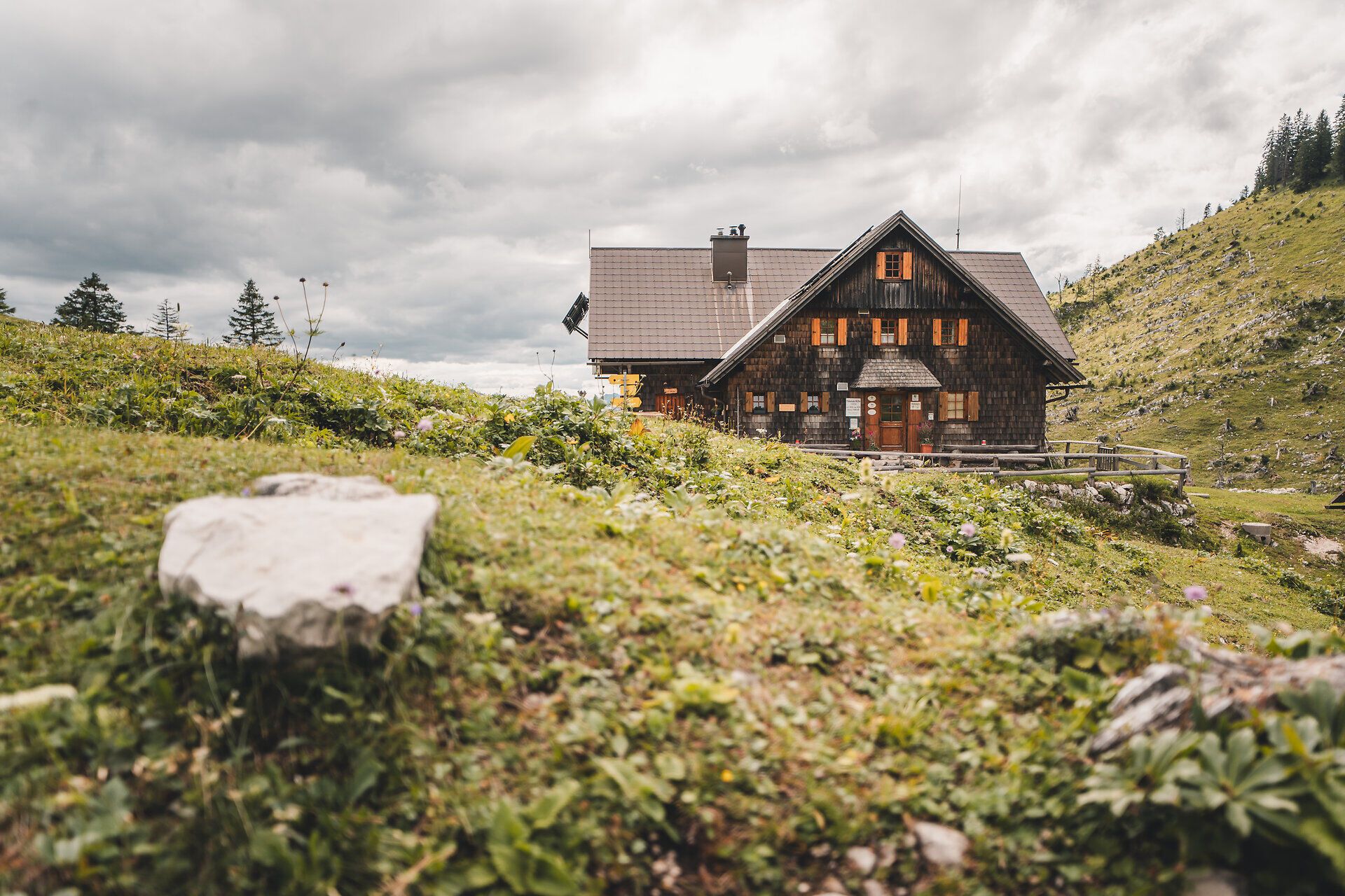 Ybbstalerhütte mint kirándulóhütte a Dürrensteinalm-on a Mostviertelben.