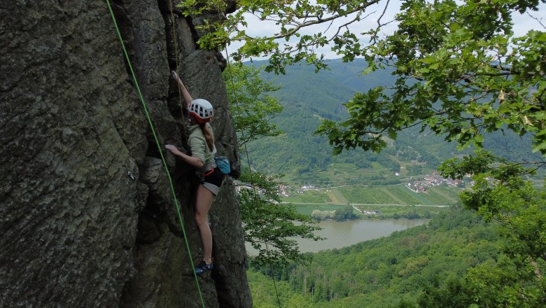 Outdoor climbing course over the Danube, © Christoph Steiner