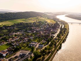 Luftbild von Klein-P&ouml;chlarn, &copy; Donau N&Ouml; Tourismus/Robert Herbst