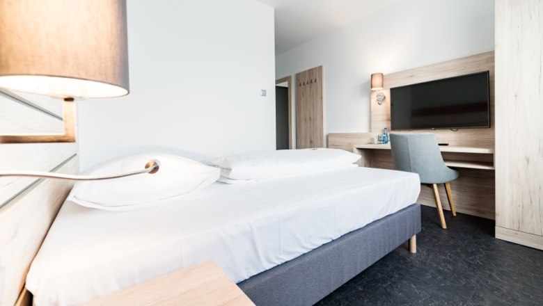 Premium single room, &copy; HFM Photography