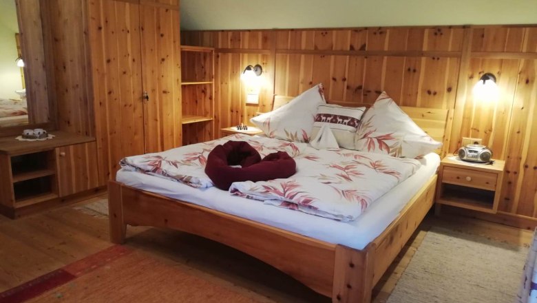 Swiss stone pine room, © Familie Gasteiner