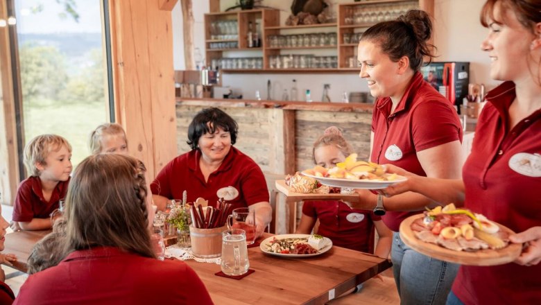 It tastes best together, &copy; Gerald Demolsky