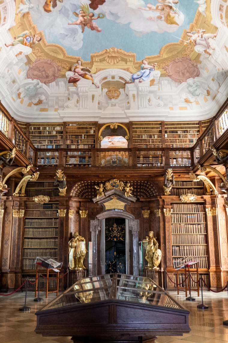 A barokk könyvtár régi könyvei., © Niederösterreich Werbung/Wachauinside