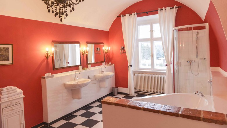 Bathroom, &copy; Schlosshotel Mailberg / point of view