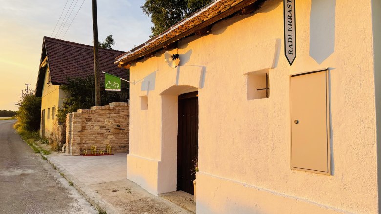 Cellar outside, &copy; Fam. Th&uuml;rr
