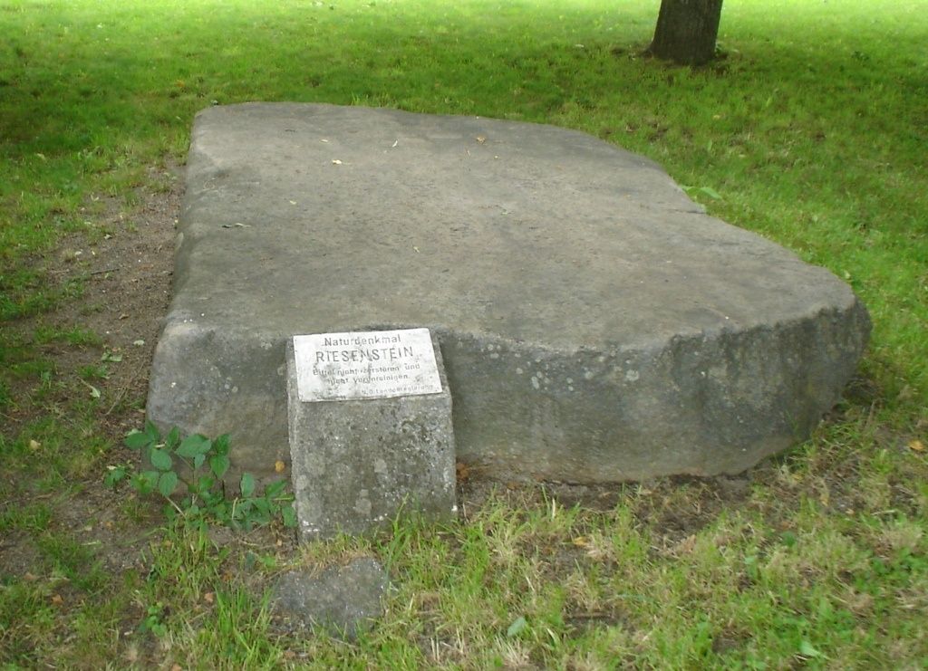 Óriás kő Moldban