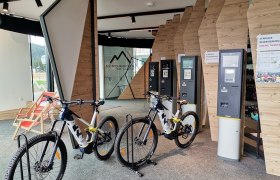E-MTB rental at the Erlebnisalm service center, © Wiener Alpen