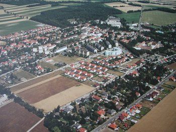Ebergassing légifelvétele házakkal és mezőkkel.