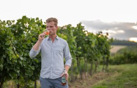 Winemaker Hannes Schweighofer, &copy; Karina Goldmann