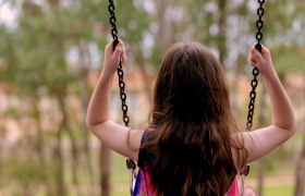 Schaukel_(c)pixabay, &copy; pixabay