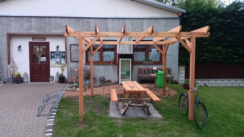 Cyclist's rest, &copy; Christian Br&uuml;ger