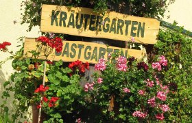 Kräuterlandgasthof &quot;anno 1920&quot; vendéglő, © Natur im Garten/ A. Haiden