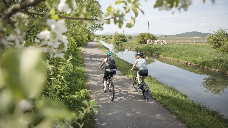Thermenradweg-kerékpárút a Bécsújhelyi-csatorna mentén, © Wienerwald Tourismus/Raimo Rumpler