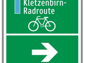 Die Kletzenbirn-Radroute ist mit gr&uuml;nen T&auml;felchen und einem blauen Balken beschildert., &copy; Mostviertel Tourismus