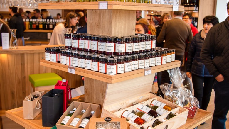 Store Obsthof & Weingut Altenriederer, &copy; Egon Fischer