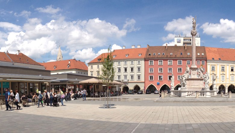 Főt&eacute;r Marienmarkt panor&aacute;m&aacute;val, &copy; Stadt Wiener Neustadt Michael Weller