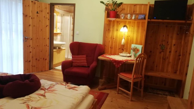 Swiss stone pine room, © Familie Gasteiner