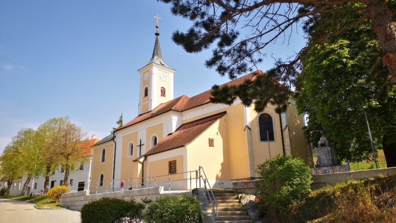 G&ouml;sing pl&eacute;b&aacute;niatemplom, &copy; Andrea M&uuml;ller