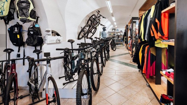 Large selection of wheels, &copy; sgrafit bike