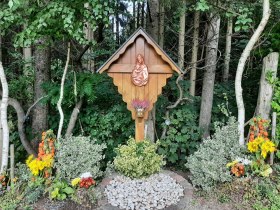 Neubauer &uacute;t menti kereszt, &copy; Brigitte Hofschwaiger