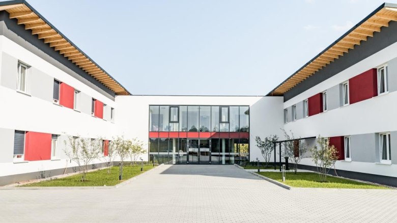 Entrance area - Hotel Smart Liv'in B&ouml;heimkirchen, &copy; HFM Photography