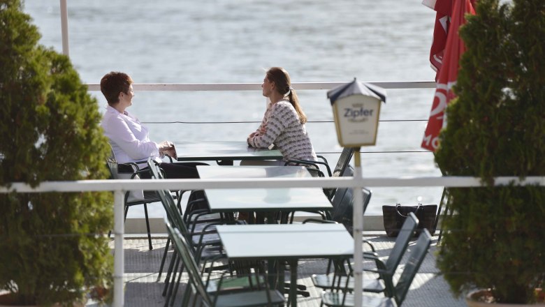 Haj&oacute; k&aacute;v&eacute;z&oacute; Struden, &copy; Steve Haider