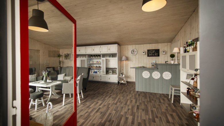 Info & pleasure filling station Hochneukirchen, &copy; Marktgemeinde Hochneukirchen / Stefan Knittel