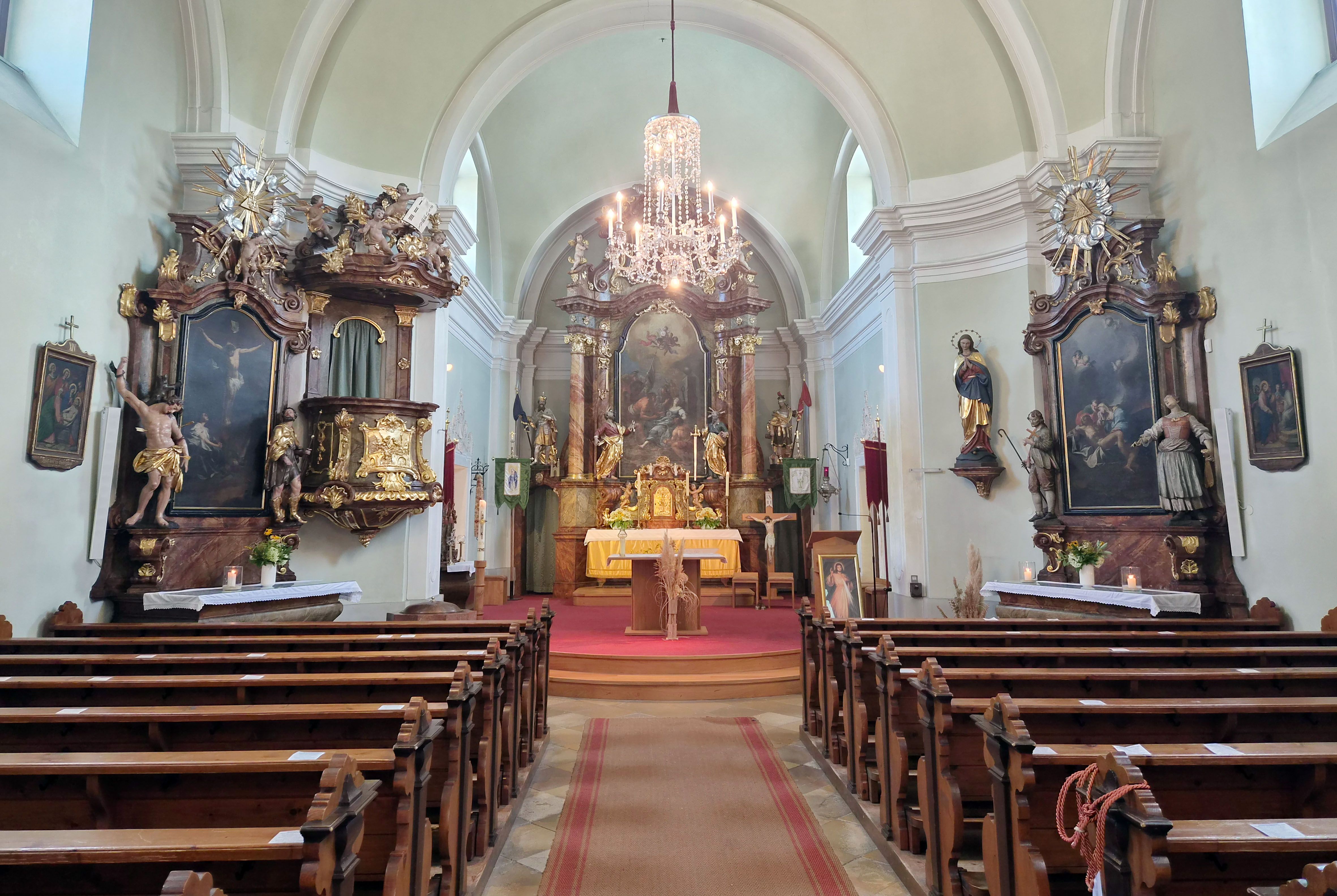 Pfarrkirche Bischofstetten Hochaltar und Seitenaltäre 20260719 HS