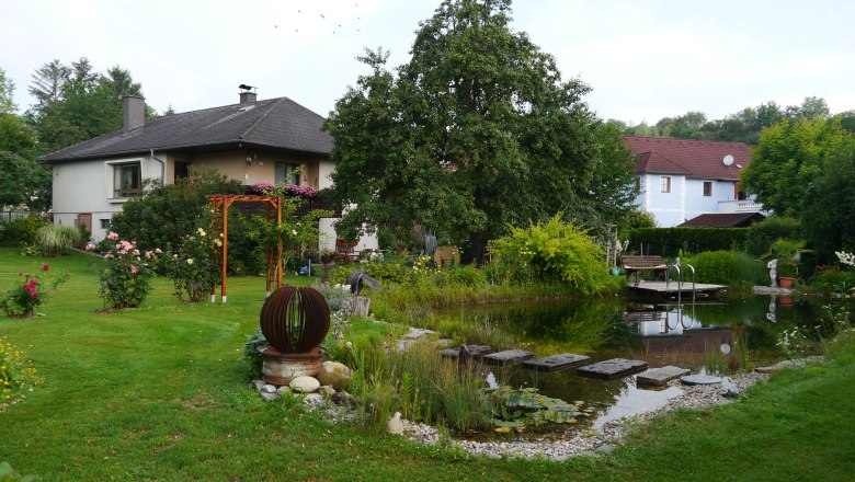 Garden with swimming biotope, © fbeck