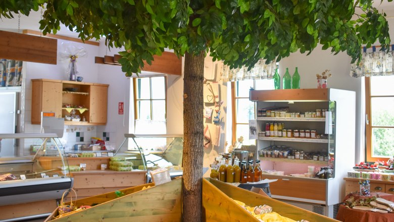 Farm store, &copy; Gf&ouml;hler Bauernladen