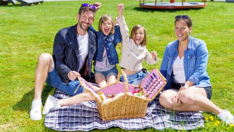 Picnic at the Laubenbachm&uuml;hle operations center, &copy; Bollwein