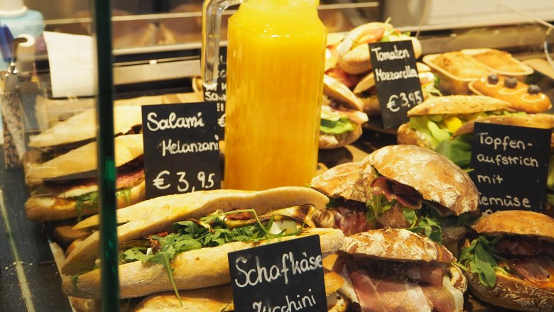 Fresh rolls every day, &copy; B&auml;ckerei Sabathiel