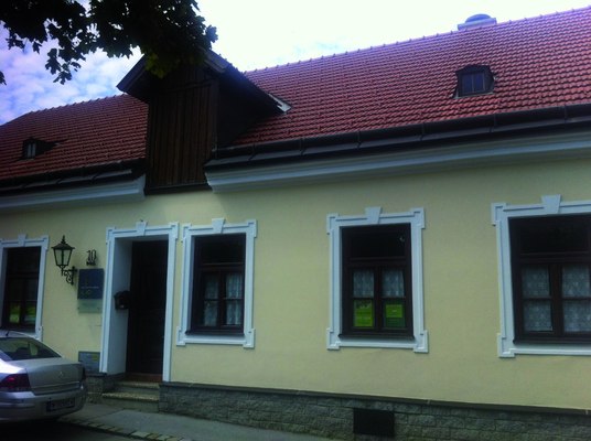 &copy; katzmayeroman