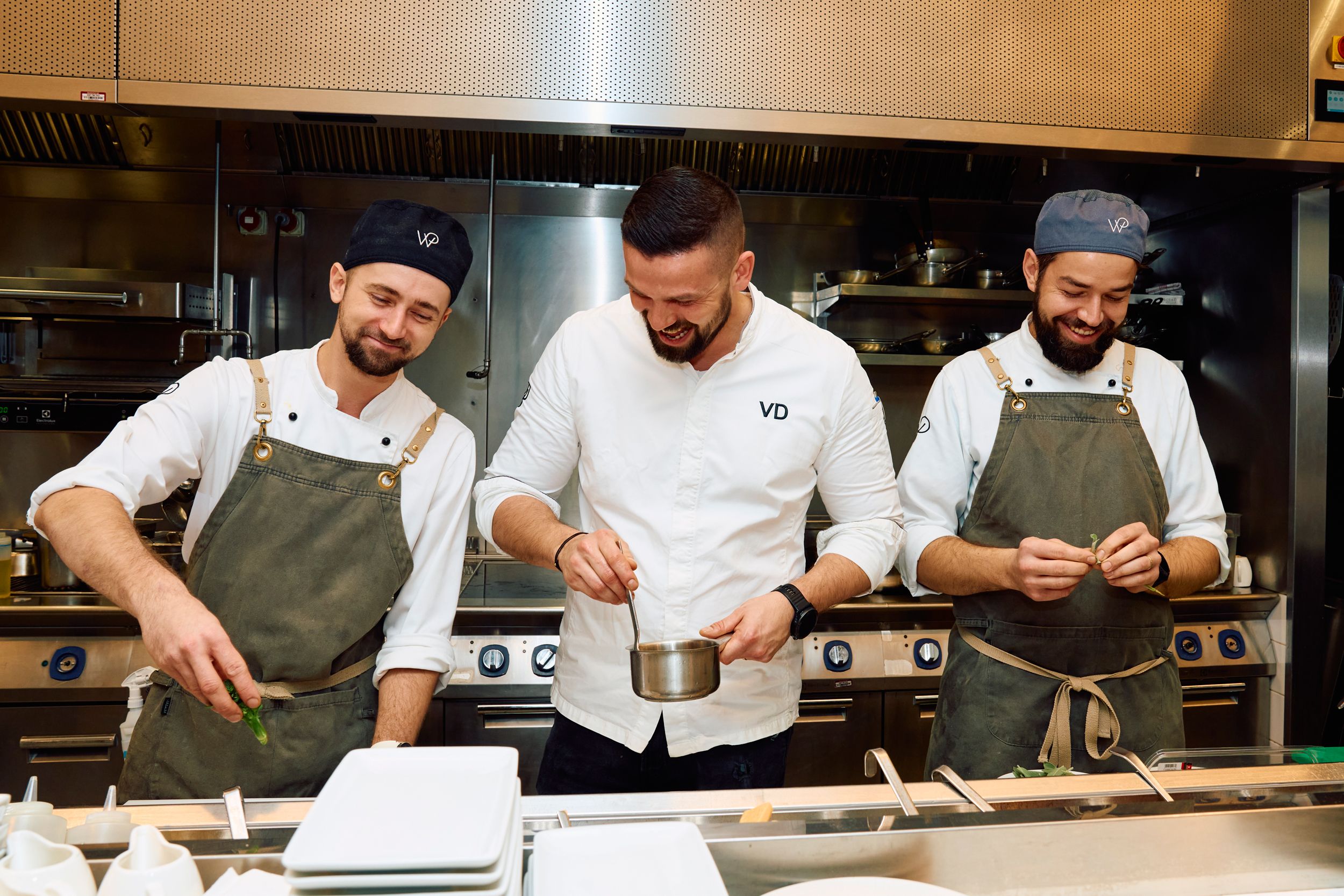 Wolfgang Puck Kitchen + Bar, konyhai csapat