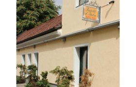 j&aacute;rda k&aacute;v&eacute;z&oacute;val, &copy; Herold