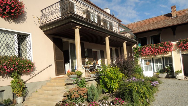 Weingut Franz Mittelbach exterior view, &copy; Weingut Mittelbach