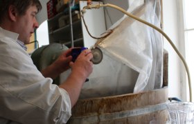 &Uuml;vegcsiszol&oacute; műhely Ru&szlig;, &copy; Ru&szlig;